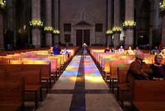 Farbige Lichtreflexe in der Kathedrale von Palma de Mallorca