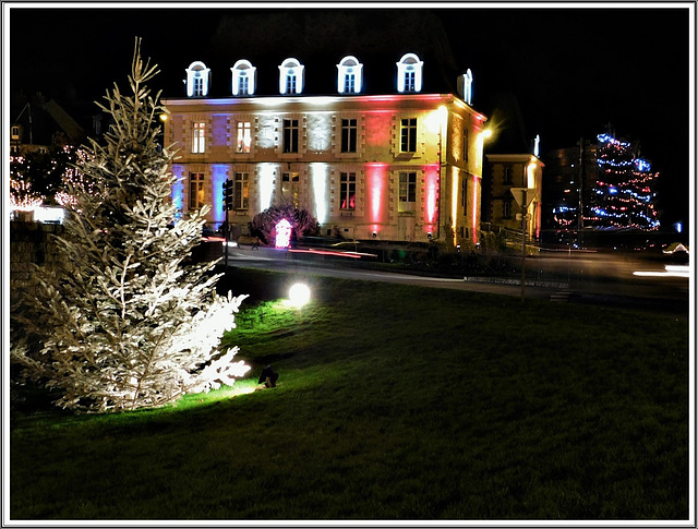 La mairie de Dinan 22 (illuminations de Noel 2017)