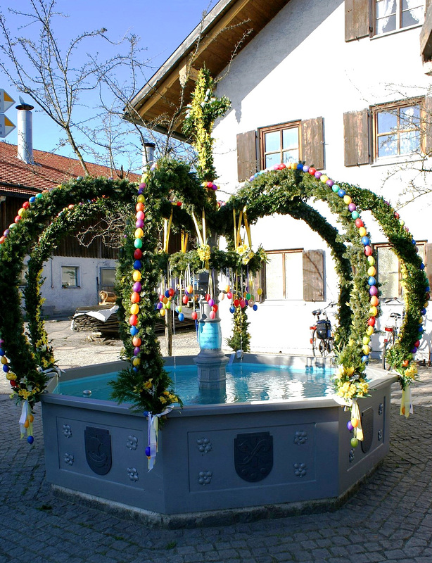 Osterbrunnen in Seeg. ©UdoSm