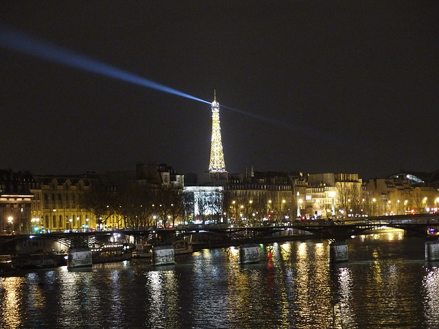 Paris Paris