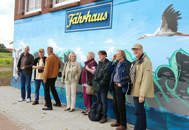 Gruppenbild vor dem Fährhaus Bleckede im August 2011