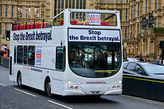 London 2018 – Leave-means-leave bus