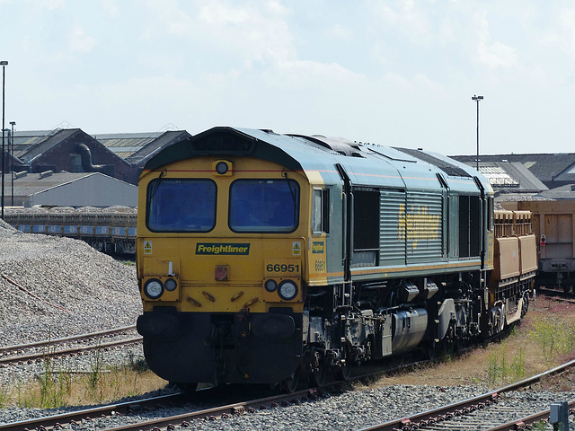 66951 at Eastleigh (2) - 8 August 2015