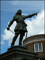 John Hampden statue