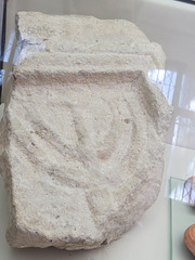 Musée archéologique de Split : sarcophage avec menorah.