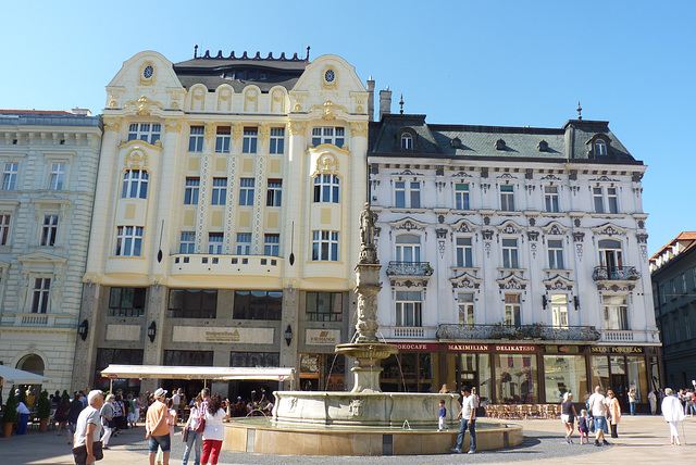 Situada en la ruta que une Viena con Budapest, Bratislava, capital de Eslovaquia, es una ciudad que mucha gente pasa por alto a la hora de visitar Europa Central.