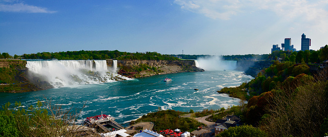 Canada 2016 – Niagara Falls – View of both Falls