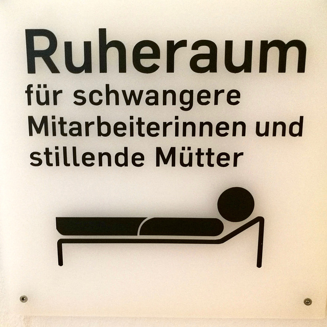 Hamburg 2019 – Museum für Kunst und Gewerbe – Resting room for pregnant female employees and breastfeeding mothers