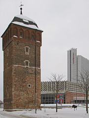 Der "Rote Turm" im Winterkleid