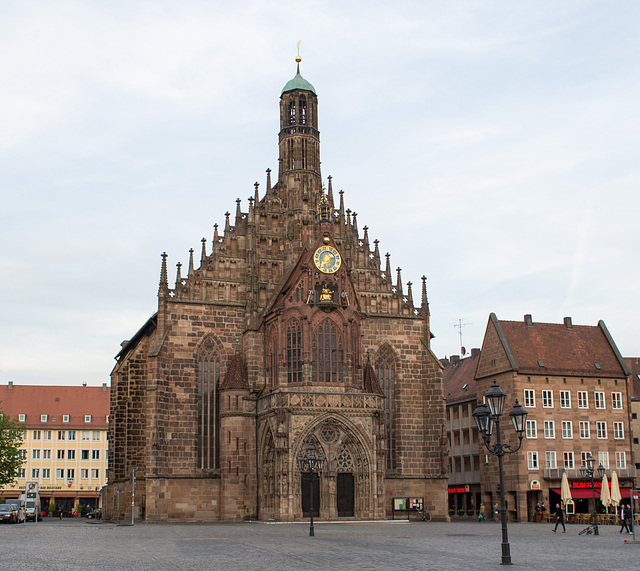 Nuremberg old town Frauenkirche  (#2782)