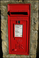 EIIR Post Office wall box