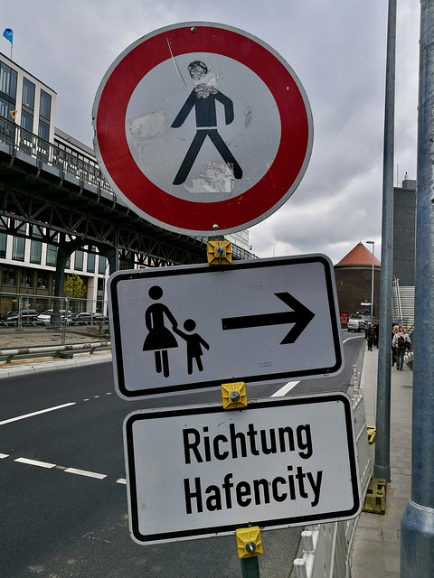 Hamburg 2019 – Forbidden for men and women and children go the right
