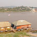 Bâtiments flottants et vue sur la Laos