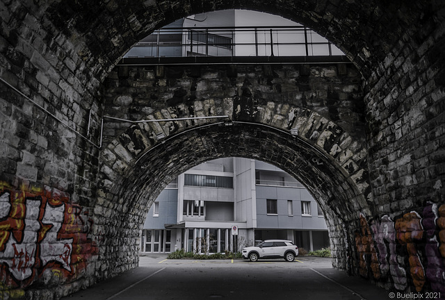 unter dem Letten-Viadukt, Zürich (© Buelipix)