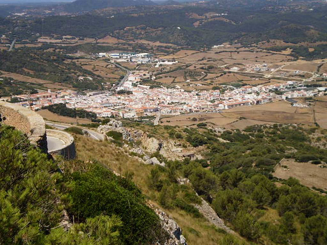Towering view to Es Mercadal.