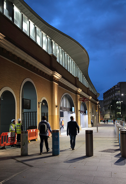 London Bridge station on St Thomas Street by night