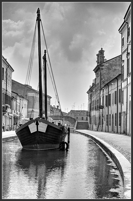 Barca nel canale - Comacchio