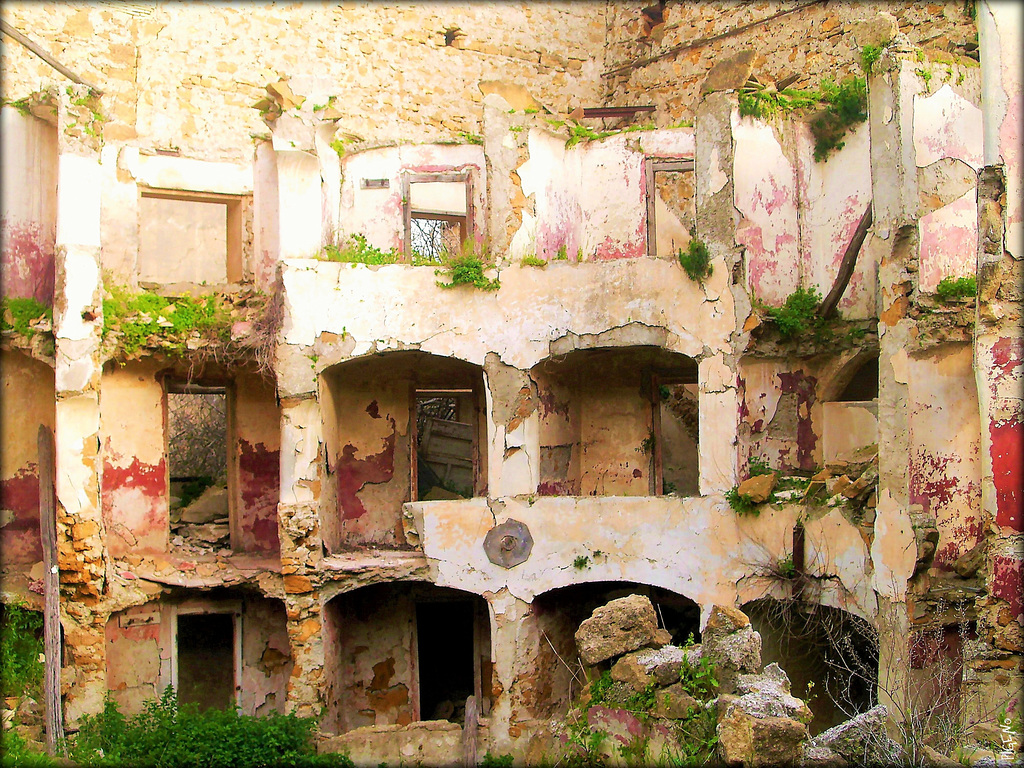 Ruins of Poggioreale, Teatro Comunale