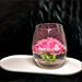 Einmal paar Rosenblüten im Glas statt immer nur Rémy Martin...