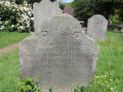 speldhurst church, kent (8)c18 gravestone of thomas dine +1763; arrows and hearts