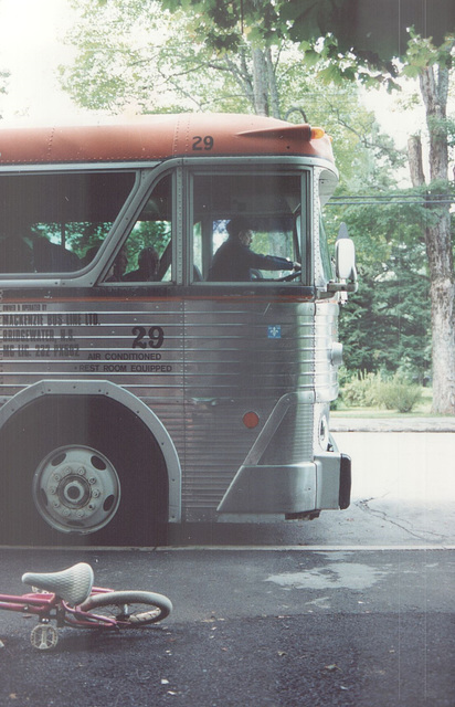 MacKenzie Bus Line 29 at Bridgewater - 5 Sep 1992 (171-12)