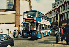 Great Yarmouth Transport 40 (E40 OAH) in Norwich – 8 Apr 1995 (258-07)