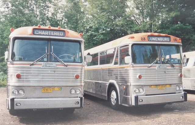 MacKenzie Bus Line 28 at Bridgewater - 5 Sep 1992 (Ref 171-21)
