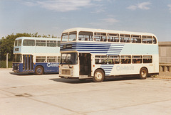 Cambus 624 (GNG 710N) and 741 (RAH 268W) at Depot Road, Newmarket – 21 Jul 1989