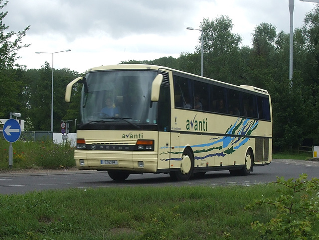 DSCF7558  Avanti Coach Travel EDZ 114 (R762 NFW) at Barton Mills - 5 Jun 2017