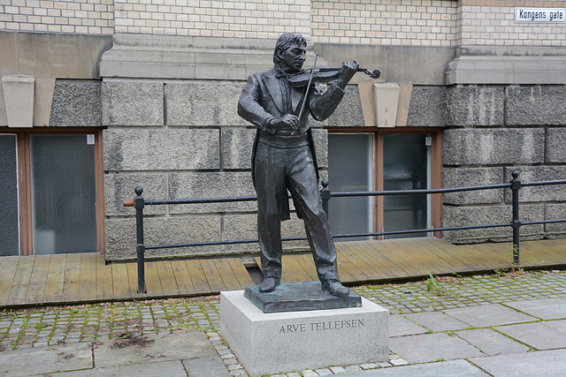 Norway, Trondheim, Sculpture of Arve Tellefsen on Kongens Gate