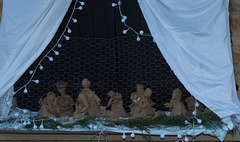 Les crèches de Noël à Oingt (Rhône) - ici en toile de jute