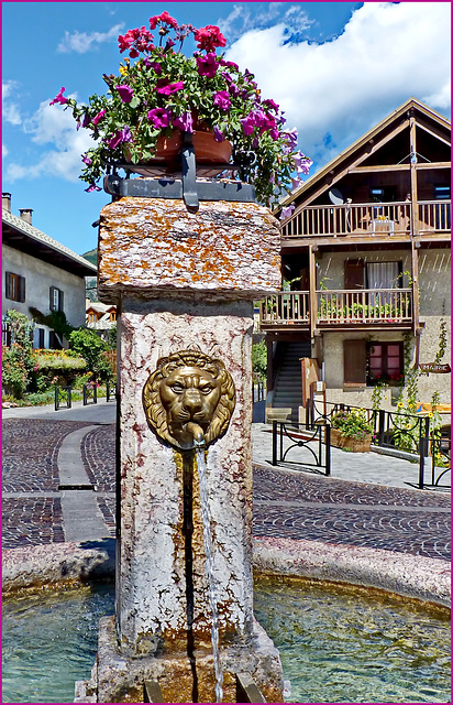 Vallouise : una bella fontana nel centro del paese