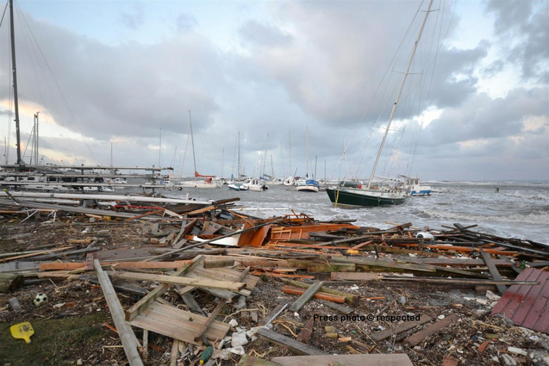 Gilleleje harbour after Hurricane Bodil Opposites - Rough