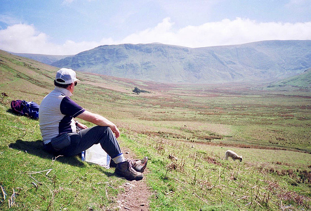 Looking along Mosedale towards Gale Fell from the side of Mellbreak (Scan from May 1991)