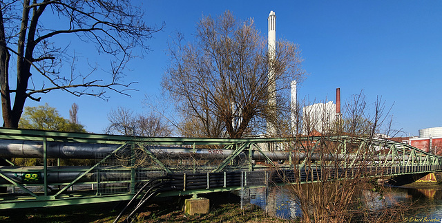 Heizkraftwerk Mitte mit dem "Langen Heinrich" (PiP)