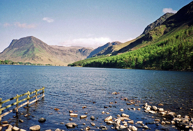 From the shore of Buttermere in the evening sunlight looking towards Fleetwith Pike and Haystacks (Scan from May 1991) From the shore of Buttermere in the evening sunlight looking towards Fleetwith Pike and Haystacks (Scan from May 1991)