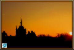 Lever de soleil sur le château de Chantilly