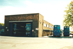 Yorkshire Coastliner garage/bus station at Malton – 5 May 2002 (482-04)