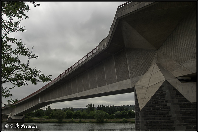 Letzte Brücke vor der Saarmündung