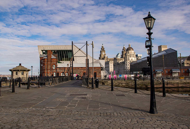 Liverpool museum and the three graces, Liverpool waterfront