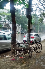Pluie et vélo insolite / Dropout bike under the rain drops