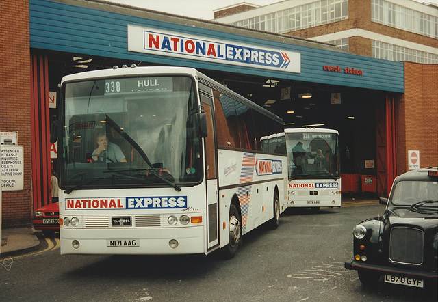 East Yorkshire N171 AAG and N172 AAG at Digbeth Coach Station, Birmingham - 8 Sep 1995