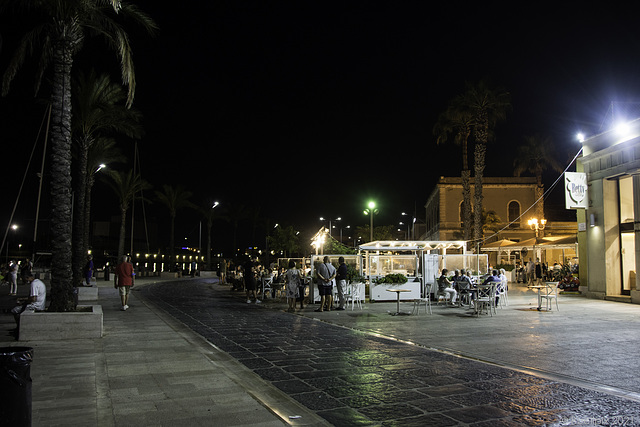 abends an der Piazzale Lenio Flacco (© Buelipix)