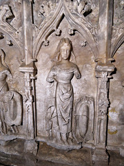 norbury church, derbs (68)weeper on tomb of sir ralph fitzherbert +1483