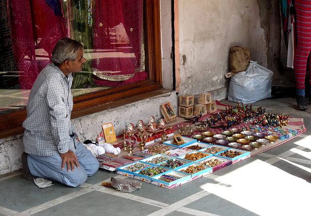Jaipur- Bapu Bazar- Souvenir Seller