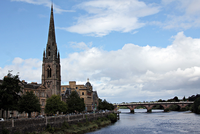 St.Matthews Church of Scotland and the River Tay,Perth