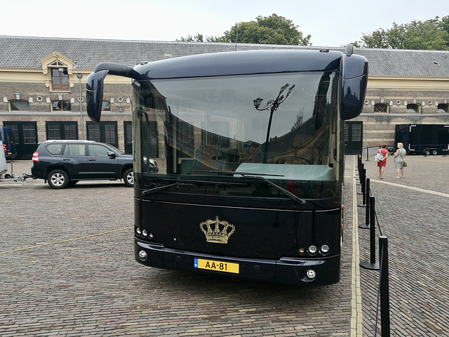 Koninklijke Stallen 2019 – Royal bus