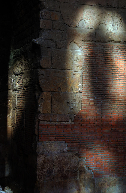 Muraille romaine construite au IIIe siecle après J.C - Barcelone