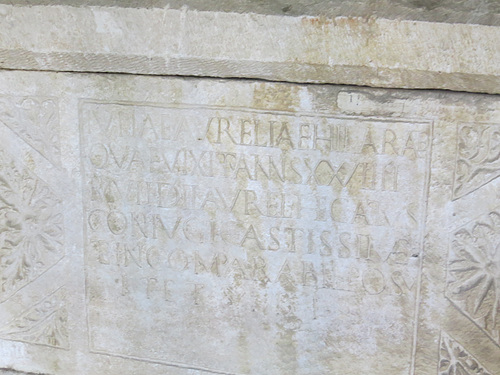 Musée archéologique de Split : IlJug III, 2355.