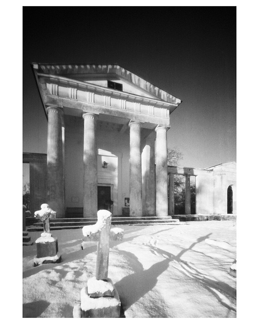 Pinhole Ayot in the snow